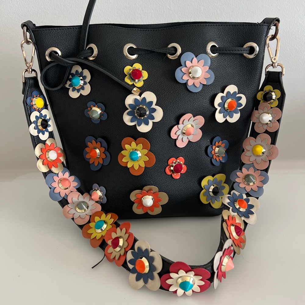 Floral vintage bucket bag